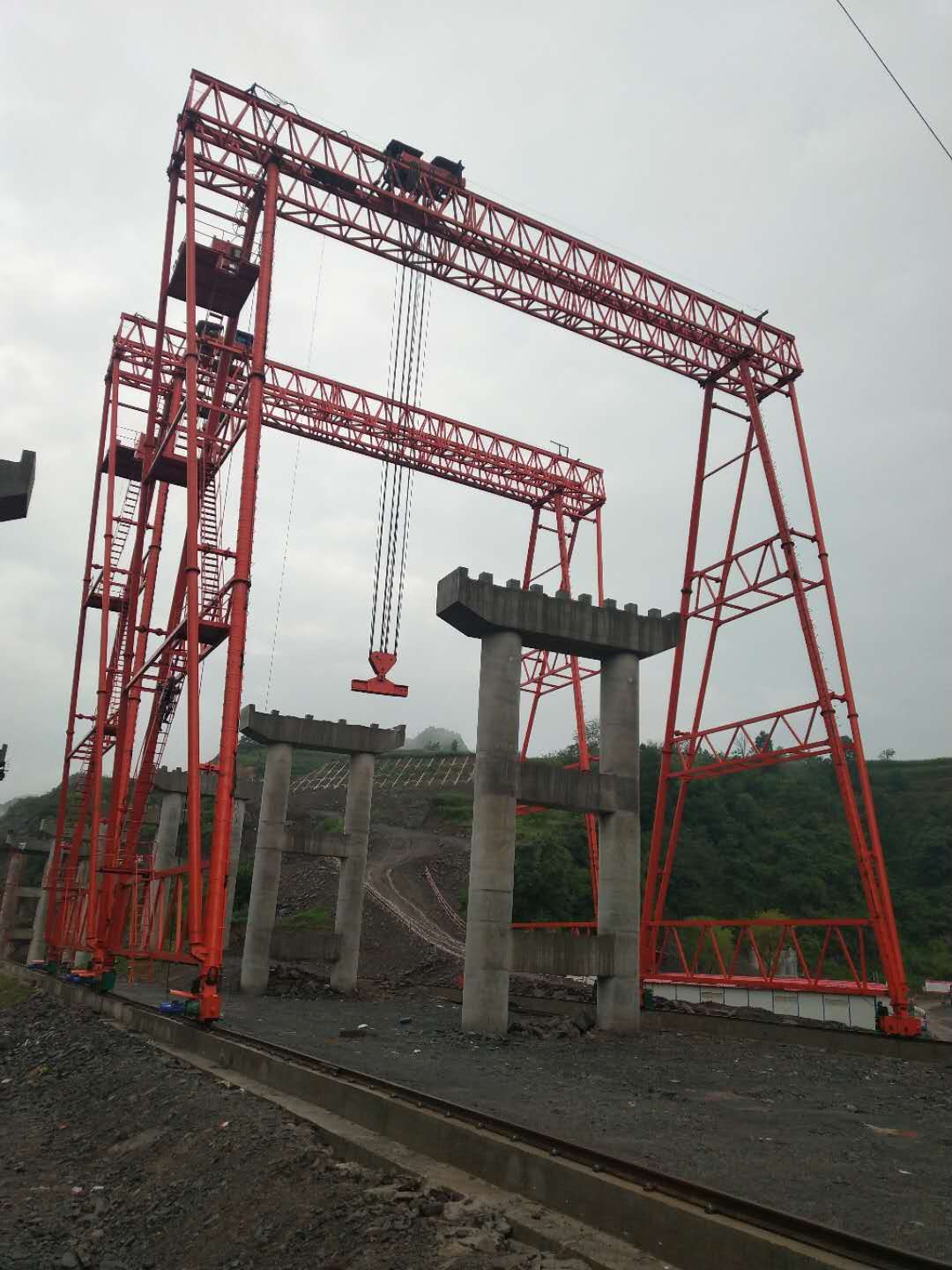 中鐵四局貴陽項目，MG100噸-32米跨38米高龍門吊